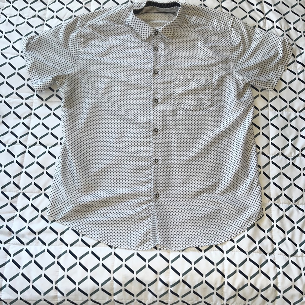Lightweight Button Up Casual Button Up Shirt